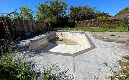 Pool Tile Maintenance